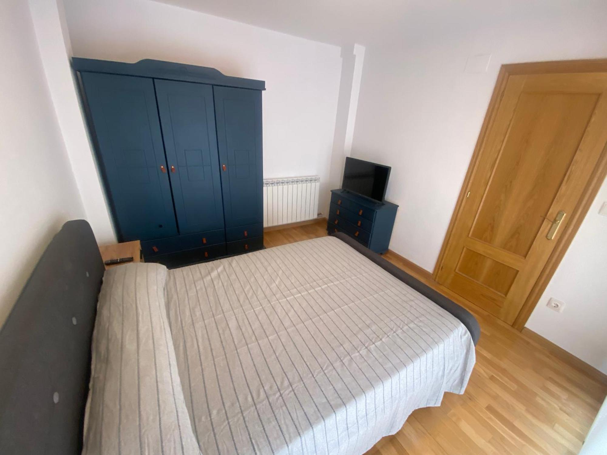Apartamento Centrico Con Garaje Jaca Bagian luar foto