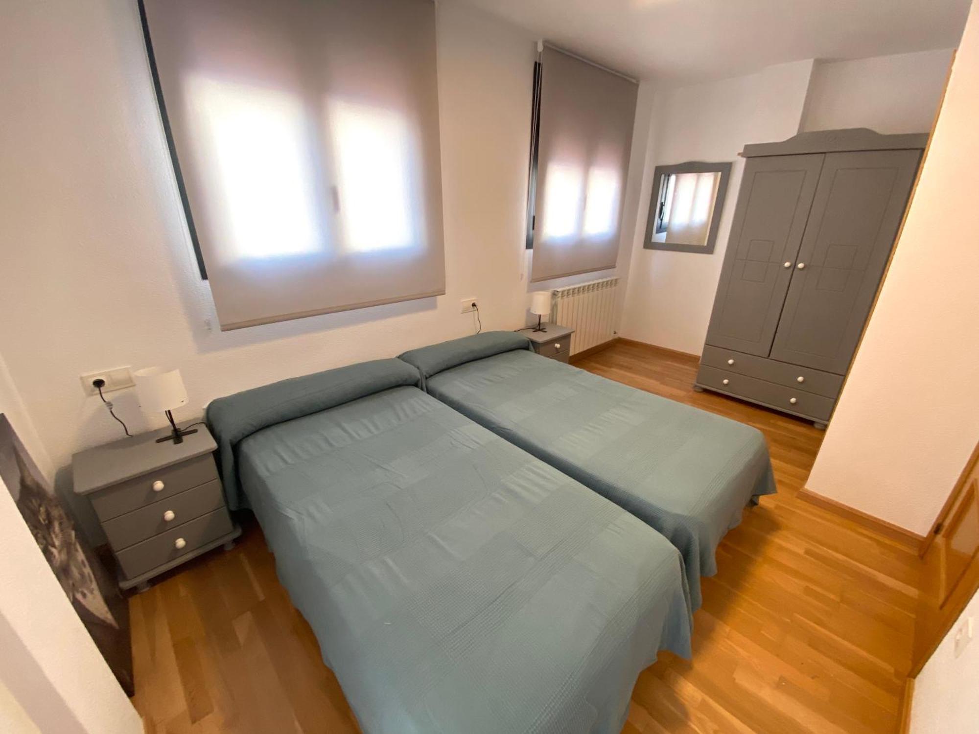 Apartamento Centrico Con Garaje Jaca Bagian luar foto